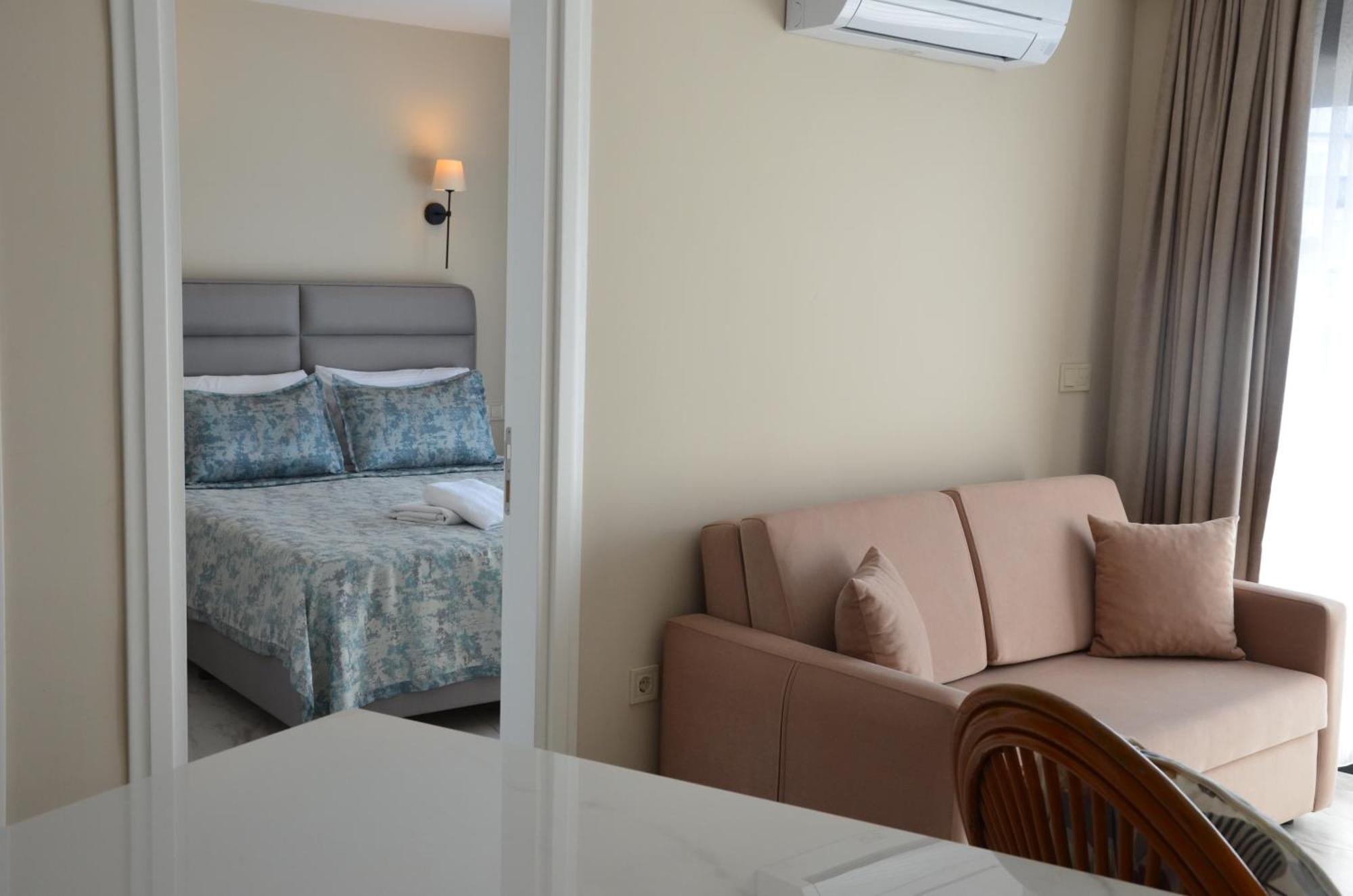 Hotel de apartamente Rosy 3*