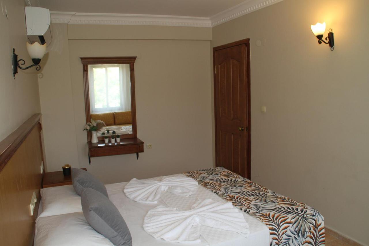 Rosy Aparthotel 3*