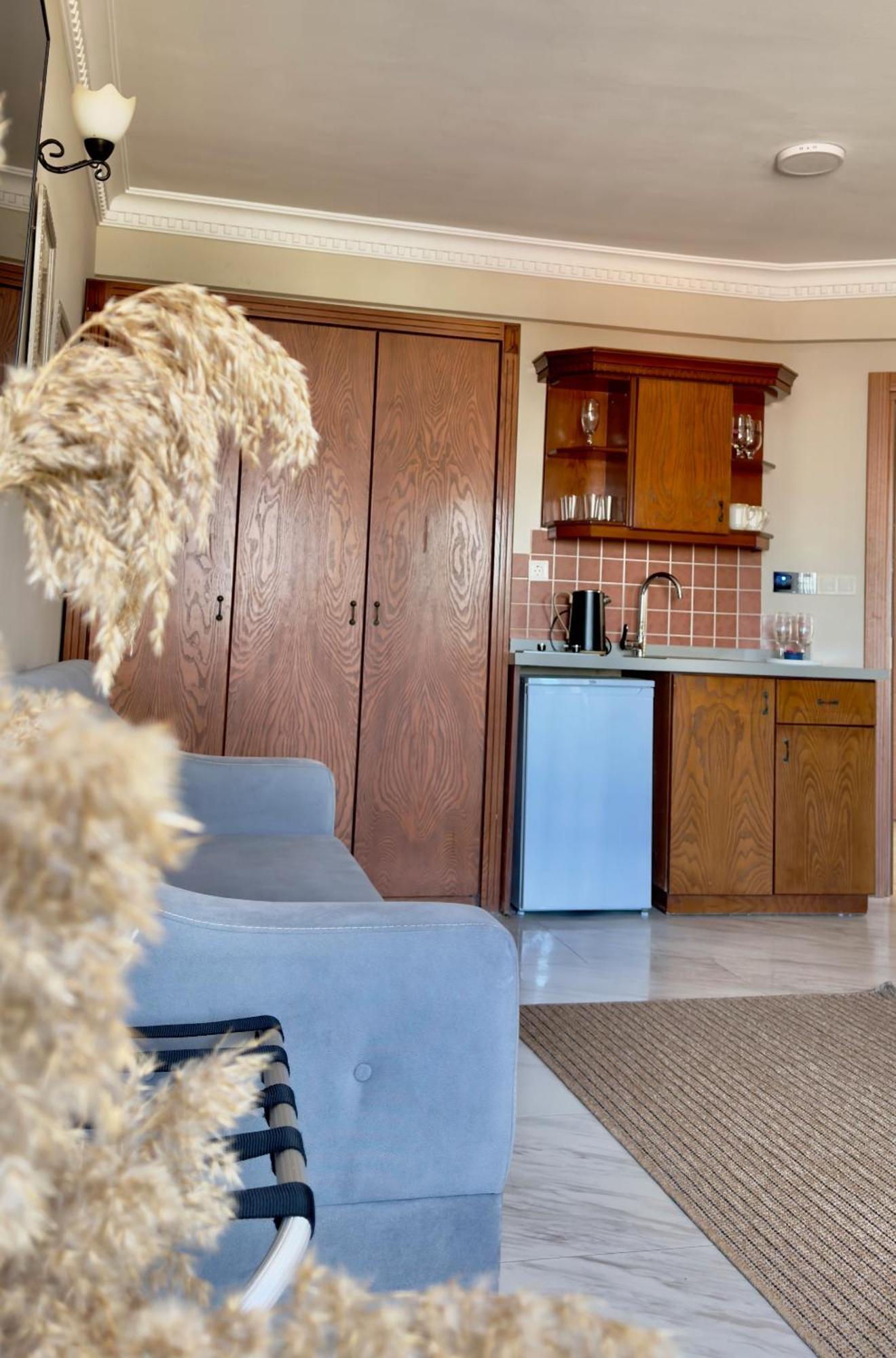 Rosy Aparthotel 3*
